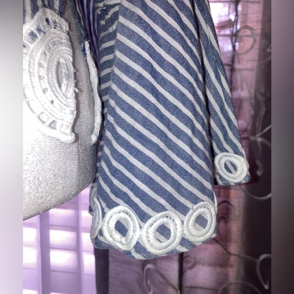 Tahari Blue and White Striped Women’s Cold shoulder Blouse Sz 0 - Picture 5 of 14